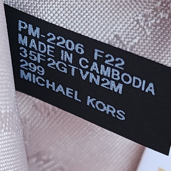 Michael Kors Jet Set Travel Passport Logo Wallet Brown - Picture 4 of 6